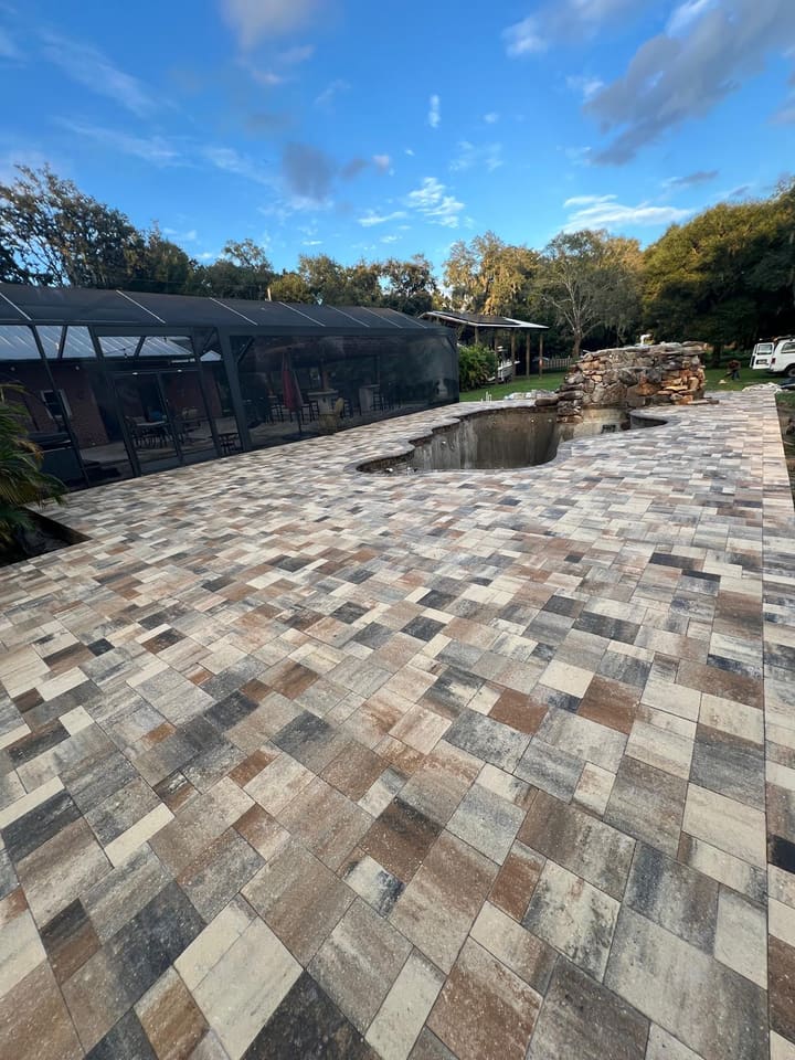 Pools & Decks project photo 11