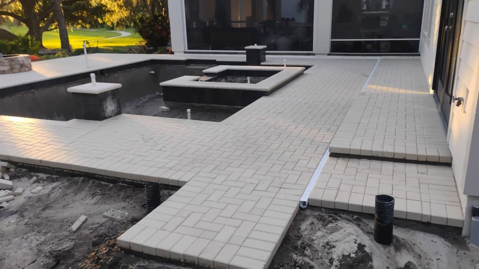 Pools & Decks project photo 15